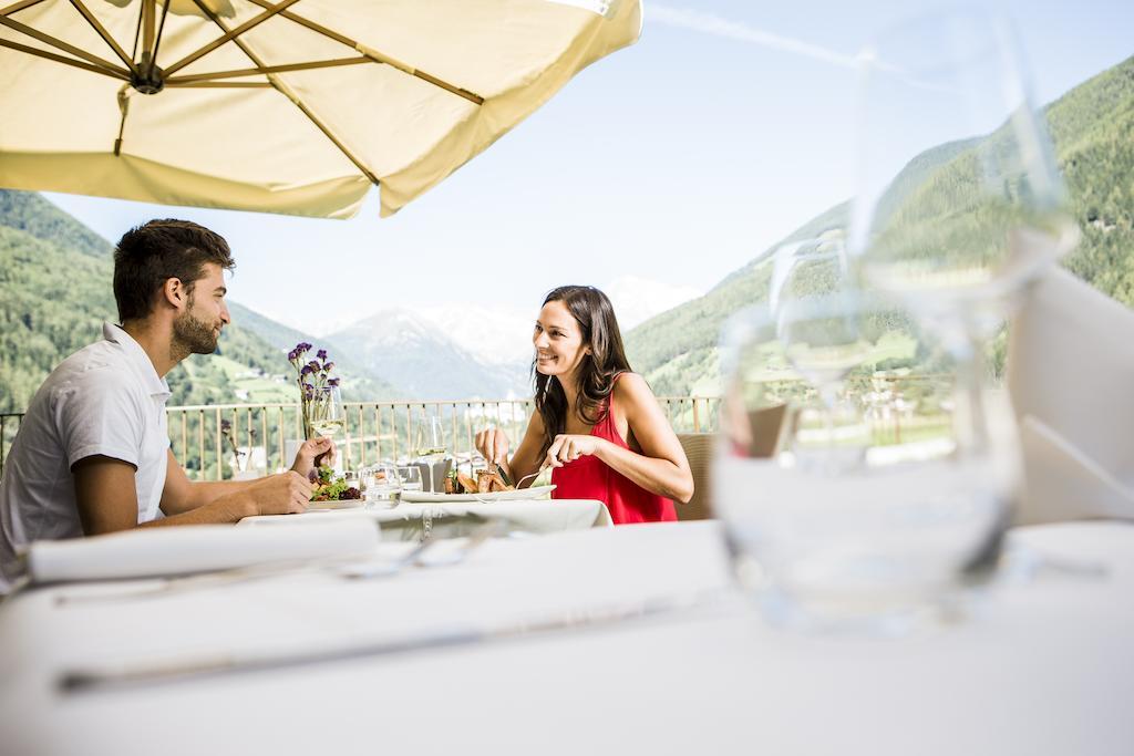 AlpenChalet Niederkofler Ahrntal Zimmer foto